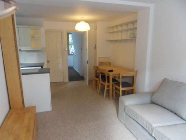  Image of 1 bedroom Flat to rent in Chalton Street London NW1 at London, NW1 1JD