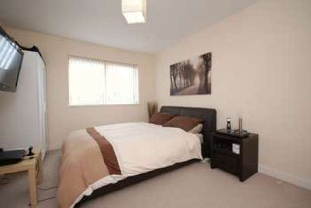  Image of 2 bedroom Flat to rent in Waterside Way Wakefield WF1 at Chantry Waters Waterside Way Wakefield, WF1 5ED