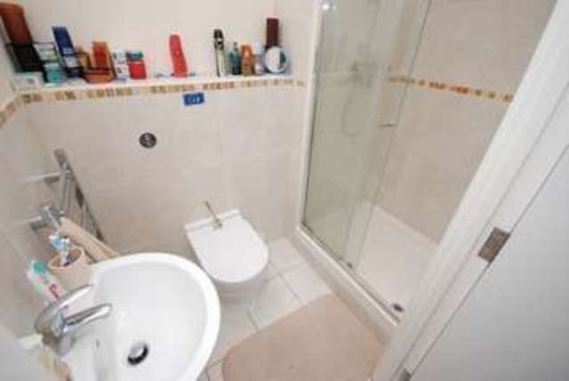 Image of 2 bedroom Flat to rent in Waterside Way Wakefield WF1 at Chantry Waters Waterside Way Wakefield, WF1 5ED