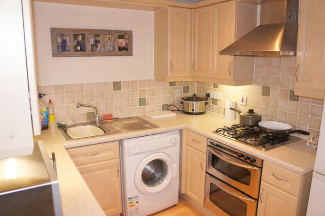  Image of 2 bedroom Flat for sale in Albert Road Stoke Plymouth PL2 at Stoke Plymouth Devon, PL2 1AN