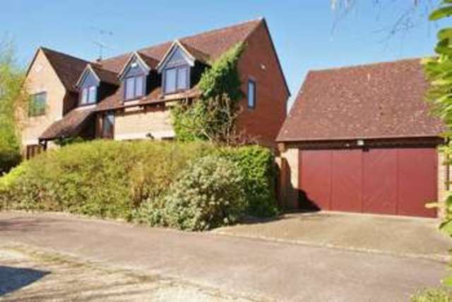  Image of 4 bedroom Detached house for sale in The Hawthorns Charvil Reading RG10 at The Hawthorns Charvil Reading, RG10 9TS