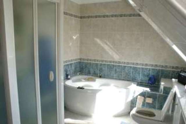  Image of 4 bedroom Detached house for sale in The Hawthorns Charvil Reading RG10 at The Hawthorns Charvil Reading, RG10 9TS