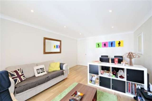  Image of 1 bedroom Flat to rent in Bourne Place London W4 at London, W4 2EE