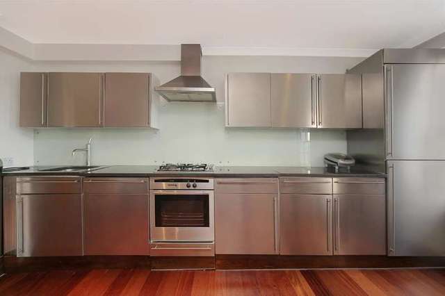  Image of 1 bedroom Flat for sale in Chepstow Crescent London W11 at Chepstow Crescent  London, W11 3EB