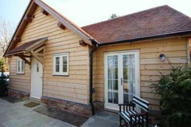  Image of 1 bedroom Flat to rent in Chequer Hill Flamstead St. Albans AL3 at Chequer Hill Flamstead ST ALBANS, AL3 8ET