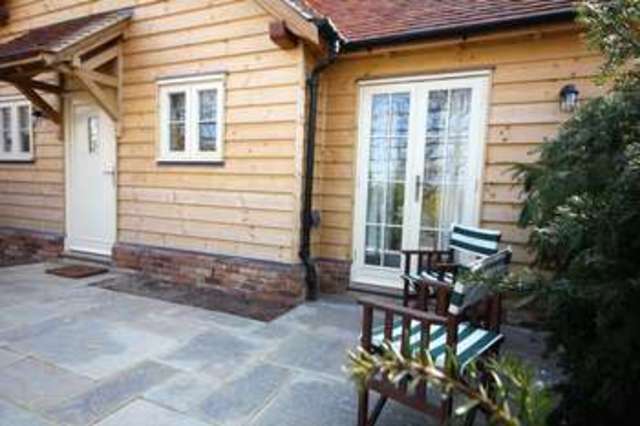  Image of 1 bedroom Flat to rent in Chequer Hill Flamstead St. Albans AL3 at Chequer Hill Flamstead ST ALBANS, AL3 8ET