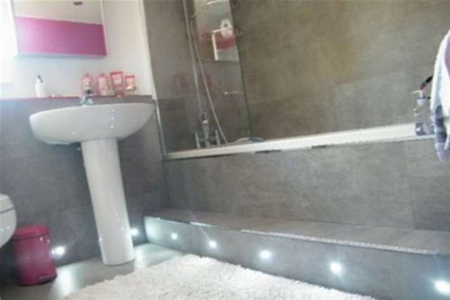  Image of 3 bedroom Terraced house to rent in Church Road Alphington Exeter EX2 at Exeter, EX2 8SJ