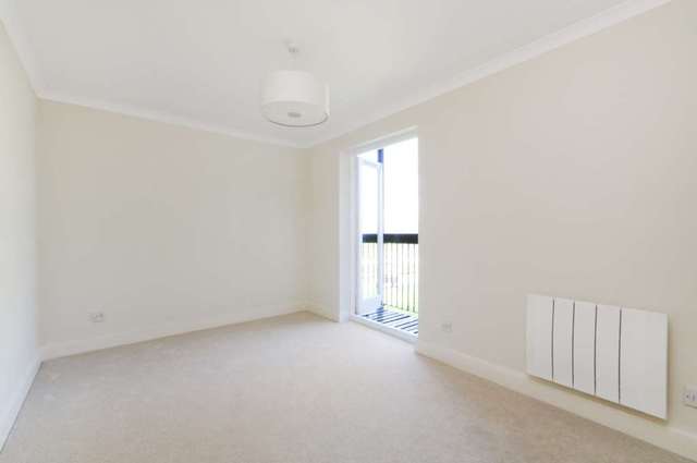  Image of 1 bedroom Apartment to rent in Church Road Sandford-on-Thames Oxford OX4 at Church Road  Oxford, OX4 4YB