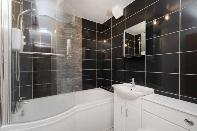  Image of 1 bedroom Apartment to rent in Church Road Sandford-on-Thames Oxford OX4 at Church Road  Oxford, OX4 4YB