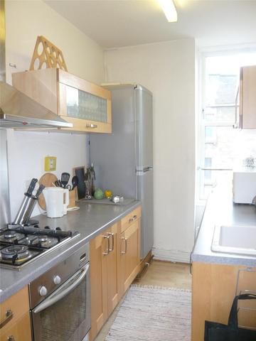  Image of 2 bedroom Flat to rent in Cleghorn Street Dundee DD2 at West End Dundee Dundee, DD2 2PF