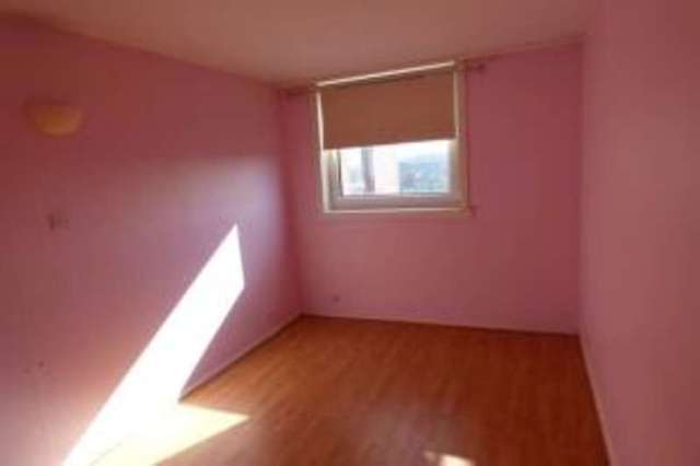  Image of 2 bedroom Flat for sale in Cleveden Drive Kelvinside Glasgow G12 at Kelvinside Glasgow Glasgow, G12 0SD