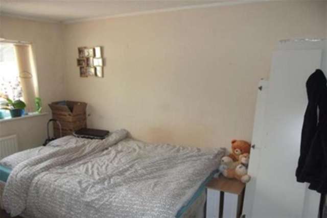  Image of 3 bedroom Terraced house to rent in Cliffmere Walk Clifton Nottingham NG11 at Nottingham, NG11 9HY