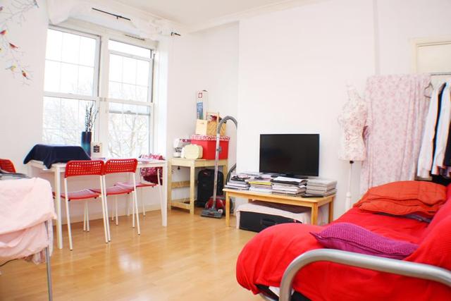  Image of 2 bedroom Apartment for sale in Welland Street London SE10 at London, SE10 9DP