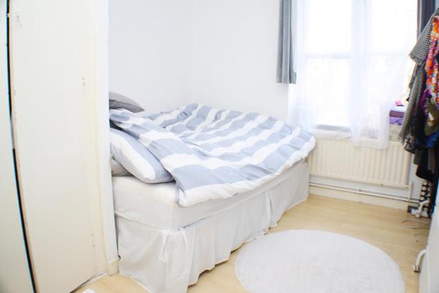  Image of 2 bedroom Apartment for sale in Welland Street London SE10 at London, SE10 9DP