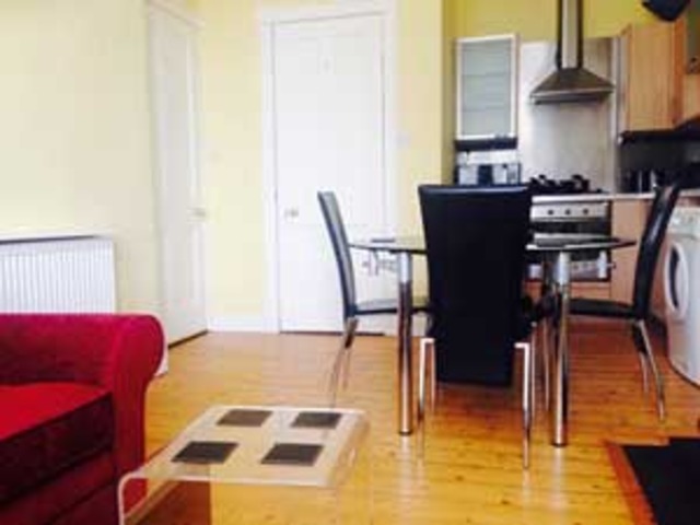  Image of 2 bedroom Flat to rent in Comely Bank Place Edinburgh EH4 at Comely Bank Edinburgh Edinburgh, EH4 1DT