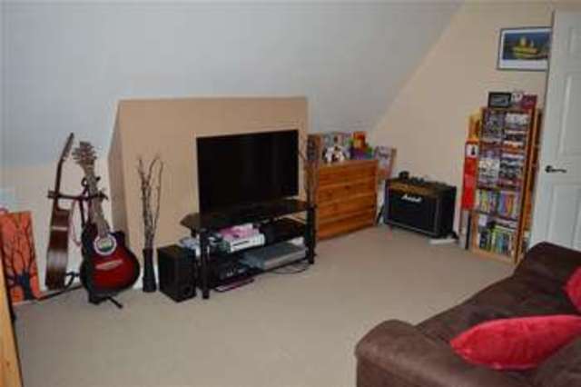  Image of 1 bedroom Apartment for sale in Connaught Road Reading RG30 at Reading Berkshire Reading, RG30 2UF