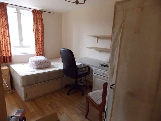  Image of 4 bedroom Terraced house to rent in Coopers Lane London NW1 at London, NW1 1HA