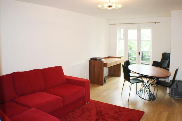  Image of 1 bedroom Apartment to rent in Glaisher Street London SE8 at London, SE8 3ES