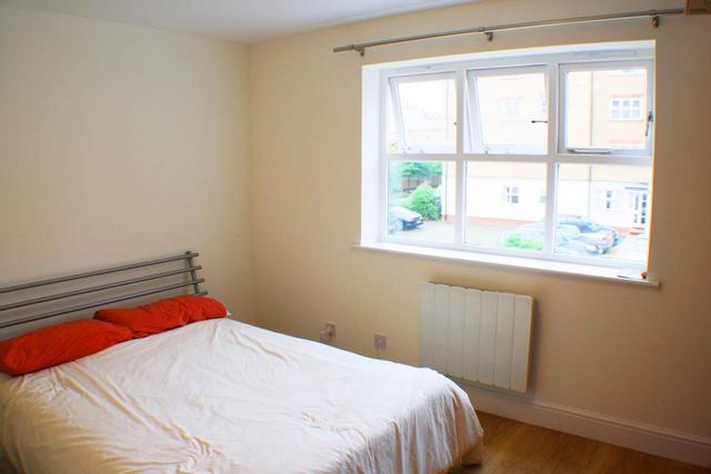  Image of 1 bedroom Apartment to rent in Glaisher Street London SE8 at London, SE8 3ES