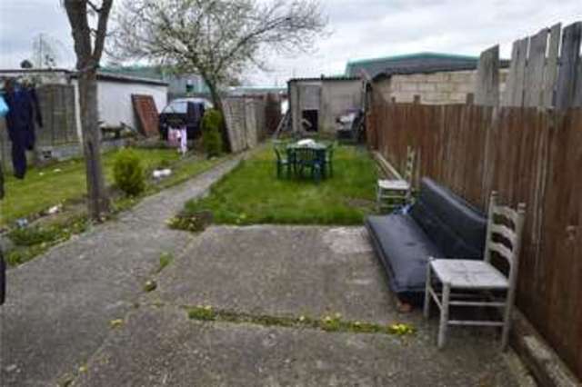  Image of 3 bedroom Terraced house for sale in Cordwallis Road Maidenhead SL6 at Maidenhead Berkshire Furze Platt, SL6 7BR