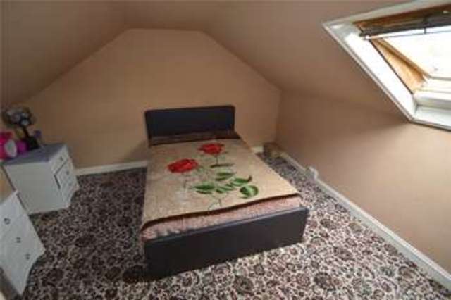  Image of 3 bedroom Terraced house for sale in Cordwallis Road Maidenhead SL6 at Maidenhead Berkshire Furze Platt, SL6 7BR