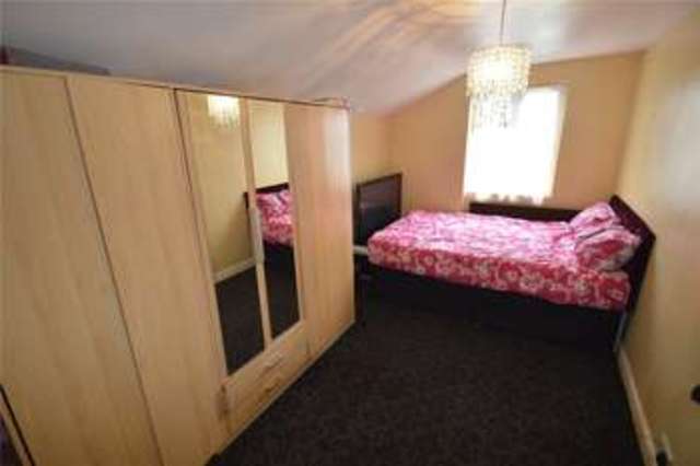  Image of 3 bedroom Terraced house for sale in Cordwallis Road Maidenhead SL6 at Maidenhead Berkshire Furze Platt, SL6 7BR
