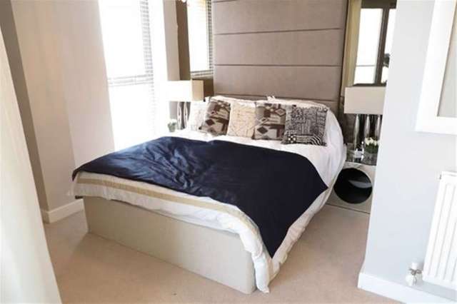  Image of 2 bedroom Flat to rent in Cornmill Lane London SE13 at Lewisham, SE13 7GH