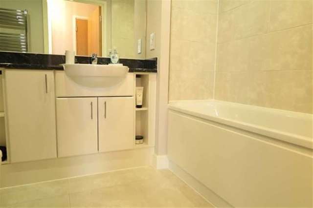  Image of 2 bedroom Flat to rent in Cornmill Lane London SE13 at Lewisham, SE13 7GH