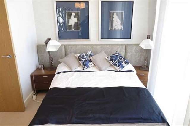  Image of 2 bedroom Flat to rent in Cornmill Lane London SE13 at Lewisham, SE13 7GH