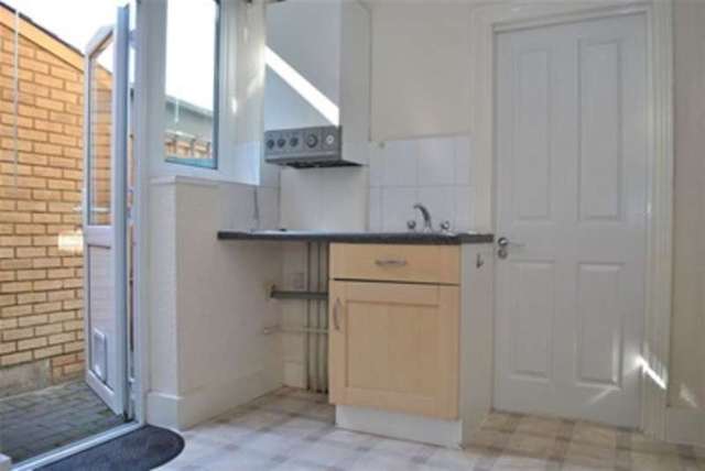  Image of 1 bedroom Flat to rent in Cornwallis Road London E17 at Cornwallis Road  London, E17 6NL