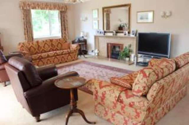  Image of 4 bedroom Bungalow for sale in Coxmoor Road Sutton-in-Ashfield NG17 at Sutton-In-Ashfield Nottinghamshire Sutton in Ashfield, NG17 5LF