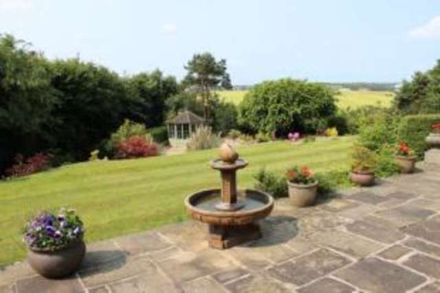  Image of 4 bedroom Bungalow for sale in Coxmoor Road Sutton-in-Ashfield NG17 at Sutton-In-Ashfield Nottinghamshire Sutton in Ashfield, NG17 5LF