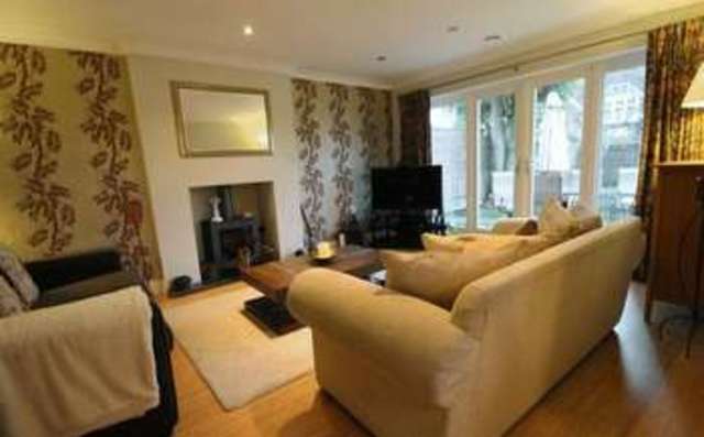  Image of 4 bedroom Detached house to rent in Crabtree Lane Bookham Leatherhead KT23 at Crabtree Lane Bookham LEATHERHEAD, KT23 4PF