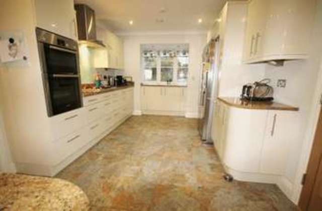 Image of 4 bedroom Detached house to rent in Crabtree Lane Bookham Leatherhead KT23 at Crabtree Lane Bookham LEATHERHEAD, KT23 4PF