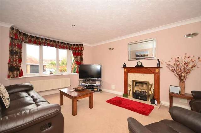  Image of 4 bedroom Detached house for sale in Cranham Avenue Billingshurst RH14 at Billingshurst West Sussex Billingshurst, RH14 9EN