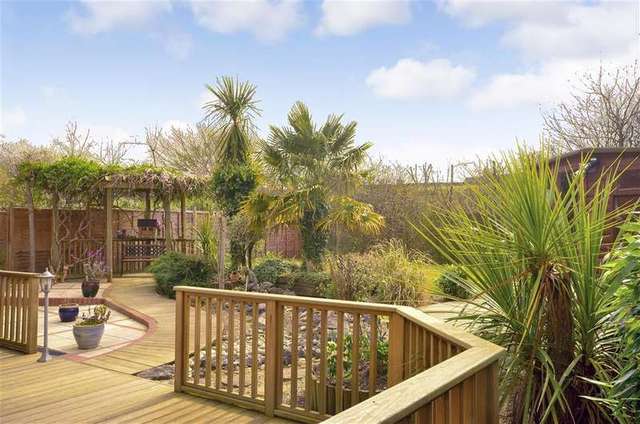  Image of 4 bedroom Detached house for sale in Cranham Avenue Billingshurst RH14 at Billingshurst West Sussex Billingshurst, RH14 9EN