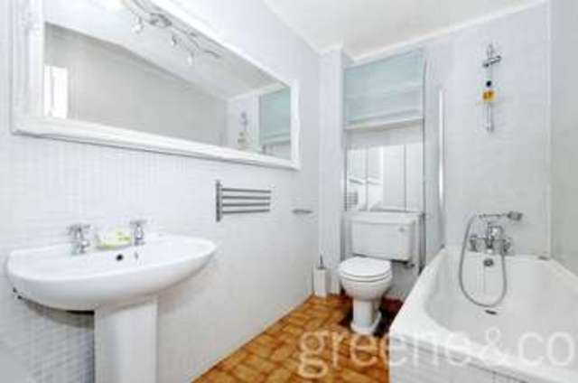  Image of 2 bedroom Flat to rent in Crescent Road London N8 at Crouch End London Crouch End, N8 8AL
