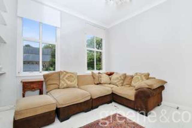 Image of 2 bedroom Flat to rent in Crescent Road London N8 at Crouch End London Crouch End, N8 8AL