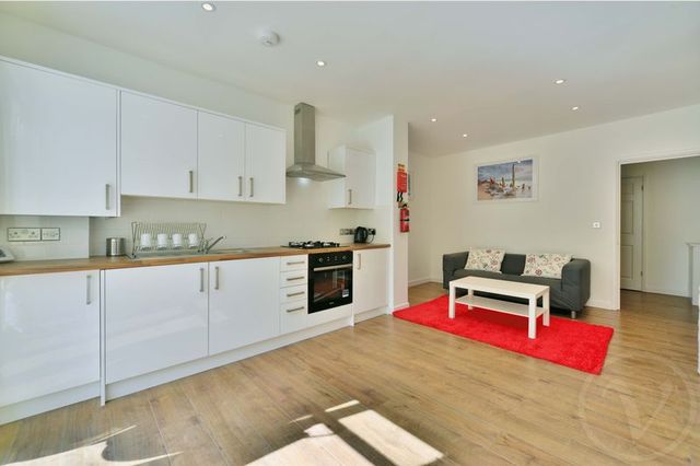  Image of 1 bedroom Flat to rent in Cricklewood Lane London NW2 at Cricklewood Lane Cricklewood London, NW2 2PX