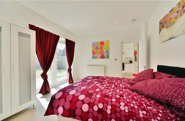  Image of 1 bedroom Flat to rent in Cricklewood Lane London NW2 at Cricklewood Lane Cricklewood London, NW2 2PX