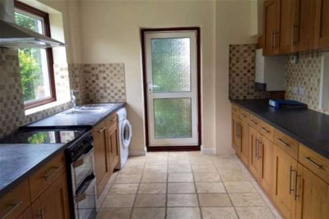  Image of 4 bedroom Detached house to rent in Crofton Avenue Orpington BR6 at Orpington, BR6 8DZ