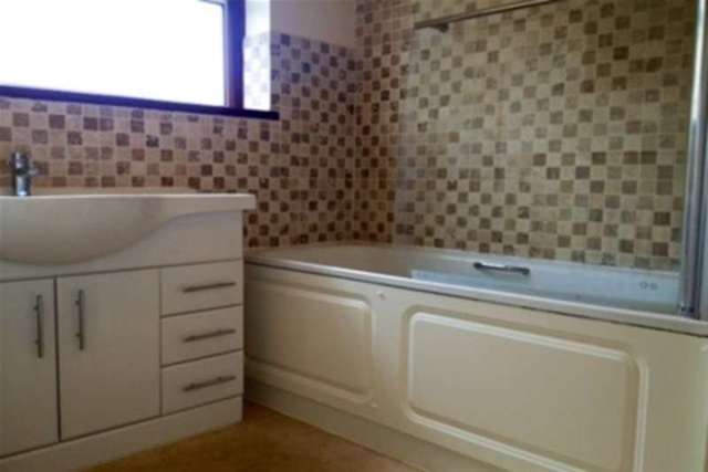  Image of 4 bedroom Detached house to rent in Crofton Avenue Orpington BR6 at Orpington, BR6 8DZ