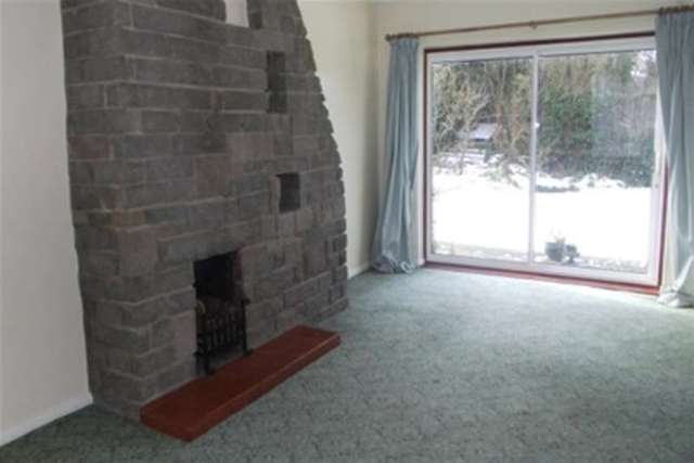  Image of 4 bedroom Detached house to rent in Crofton Avenue Orpington BR6 at Orpington, BR6 8DZ