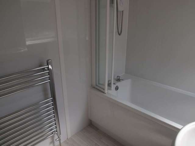  Image of 3 bedroom Flat to rent in Croftwood Avenue Glasgow G44 at Croftwood Avenue Croftfoot Glasgow, G44 5JE