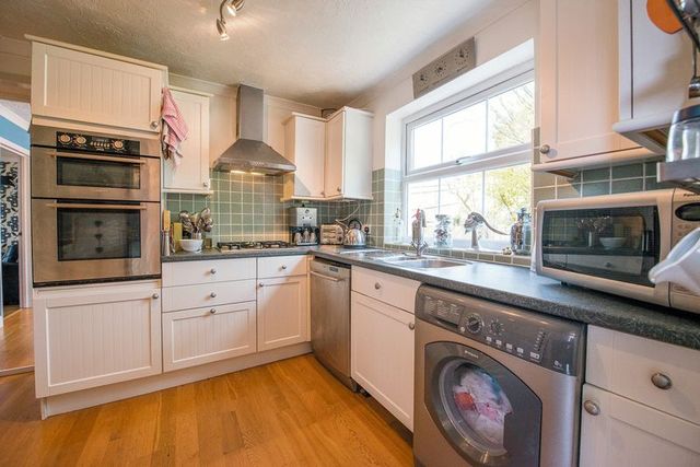  Image of 3 bedroom Semi-Detached house for sale in Dalesford Road Aylesbury HP21 at Dalesford Road  Aylesbury, HP21 9XE