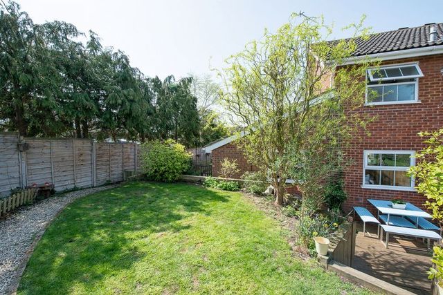  Image of 3 bedroom Semi-Detached house for sale in Dalesford Road Aylesbury HP21 at Dalesford Road  Aylesbury, HP21 9XE
