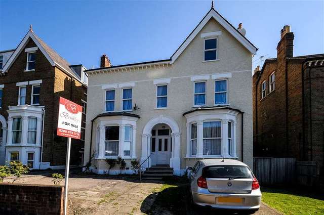  Image of 3 bedroom Apartment for sale in Darlaston Road London SW19 at Wimbledon, SW19 4LG