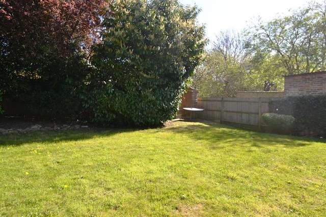  Image of 3 bedroom Apartment for sale in Darlaston Road London SW19 at Wimbledon, SW19 4LG