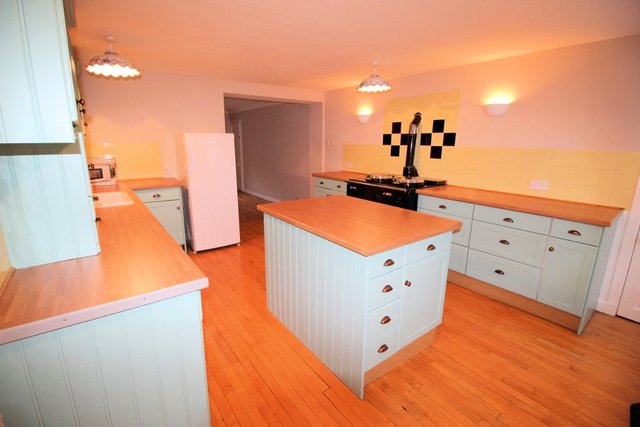  Image of 4 bedroom Town House to rent in Devanha Terrace Aberdeen AB11 at Ferryhill Aberdeen Aberdeen, AB11 7TW