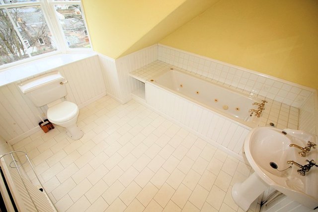  Image of 4 bedroom Town House to rent in Devanha Terrace Aberdeen AB11 at Ferryhill Aberdeen Aberdeen, AB11 7TW